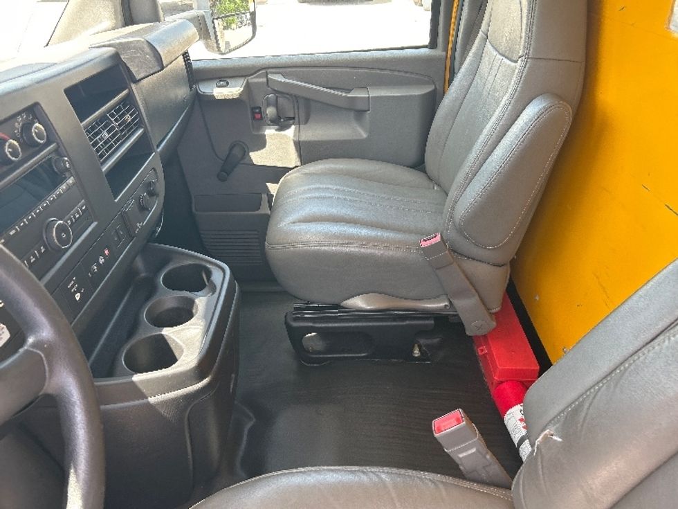 Light Duty Box Truck-Light and Medium Duty Trucks-GMC-2019-Savana G33903-Sarasota-FL-121,709\n\t\tmiles-$ 20,750 - Image 19