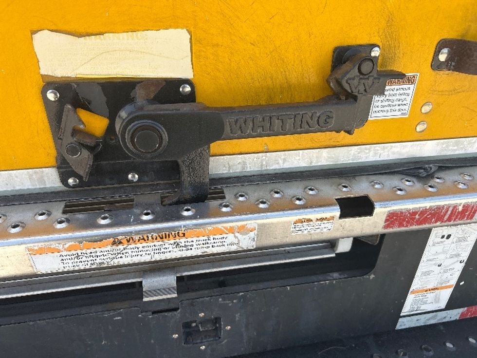 Light Duty Box Truck-Light and Medium Duty Trucks-GMC-2019-Savana G33903-Sarasota-FL-121,709\n\t\tmiles-$ 20,750 - Image 28