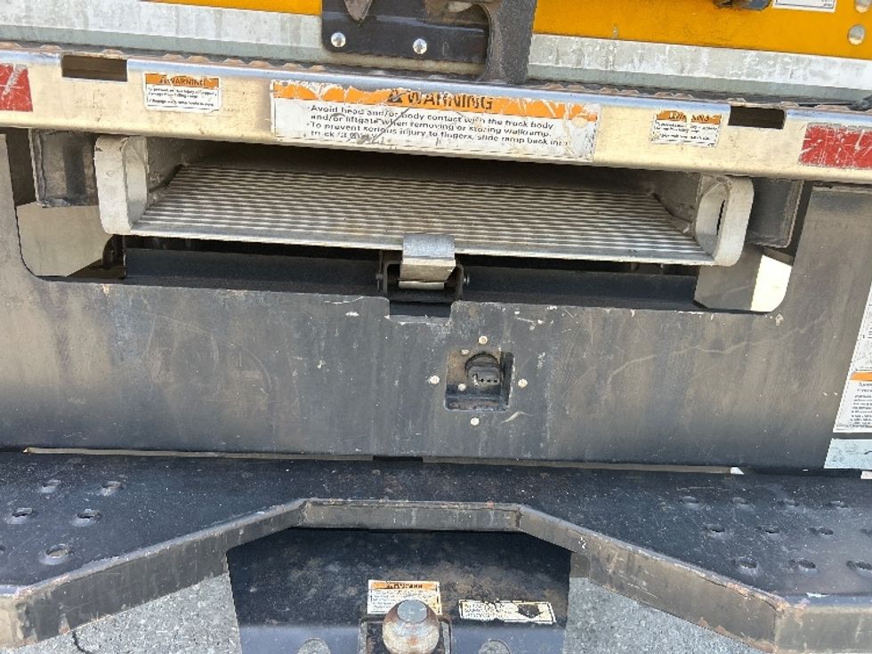 Light Duty Box Truck-Light and Medium Duty Trucks-GMC-2019-Savana G33903-Sarasota-FL-121,709\n\t\tmiles-$ 20,750 - Image 29