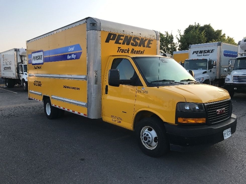 Light Duty Box Truck-Light and Medium Duty Trucks-GMC-2019-Savana G33903-Scarborough-ON-196,480\n\t\tkm-$ 25,000 - Image 1