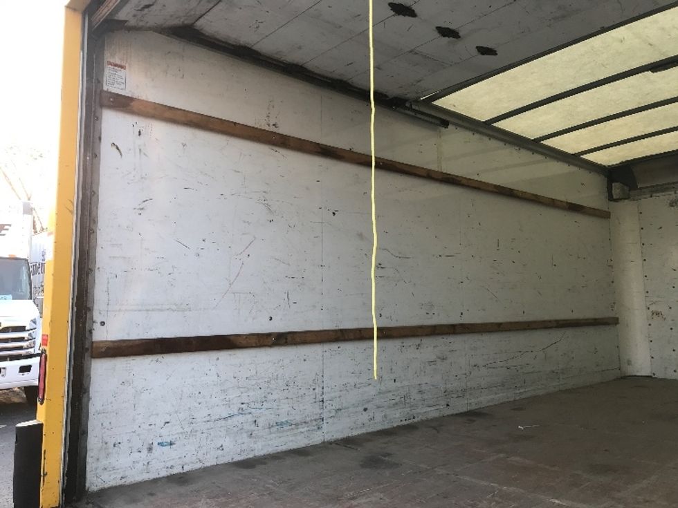 Light Duty Box Truck-Light and Medium Duty Trucks-GMC-2019-Savana G33903-Scarborough-ON-196,480\n\t\tkm-$ 25,000 - Image 11