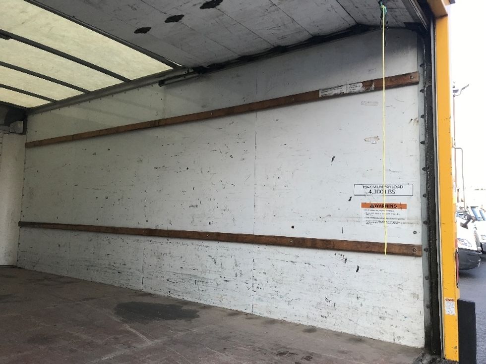 Light Duty Box Truck-Light and Medium Duty Trucks-GMC-2019-Savana G33903-Scarborough-ON-196,480\n\t\tkm-$ 25,000 - Image 12