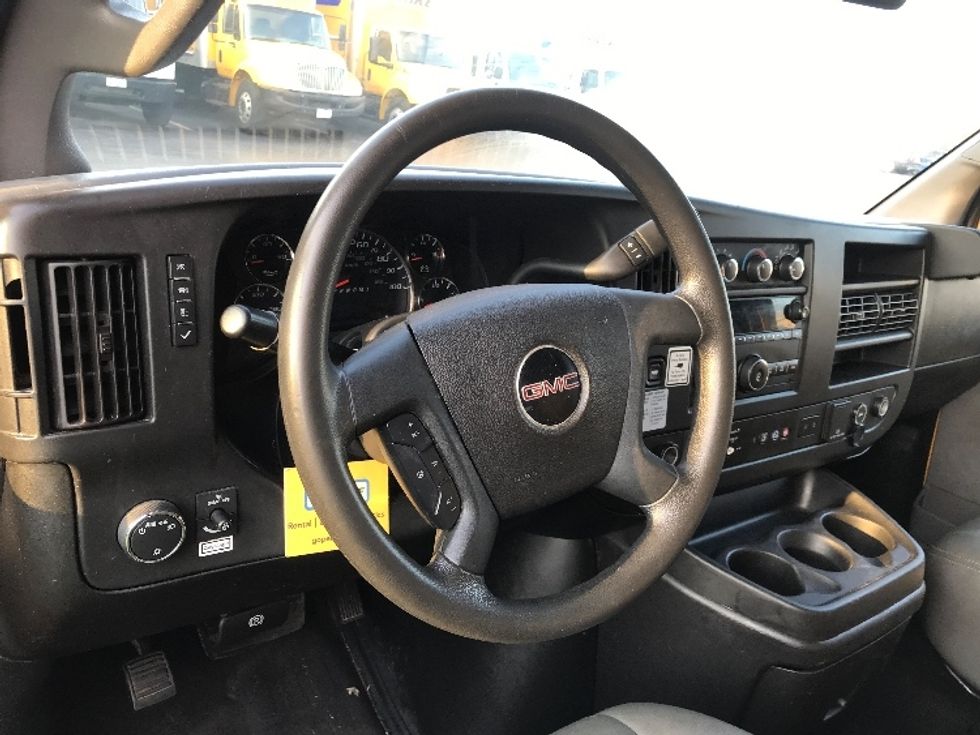 Light Duty Box Truck-Light and Medium Duty Trucks-GMC-2019-Savana G33903-Scarborough-ON-196,480\n\t\tkm-$ 25,000 - Image 17