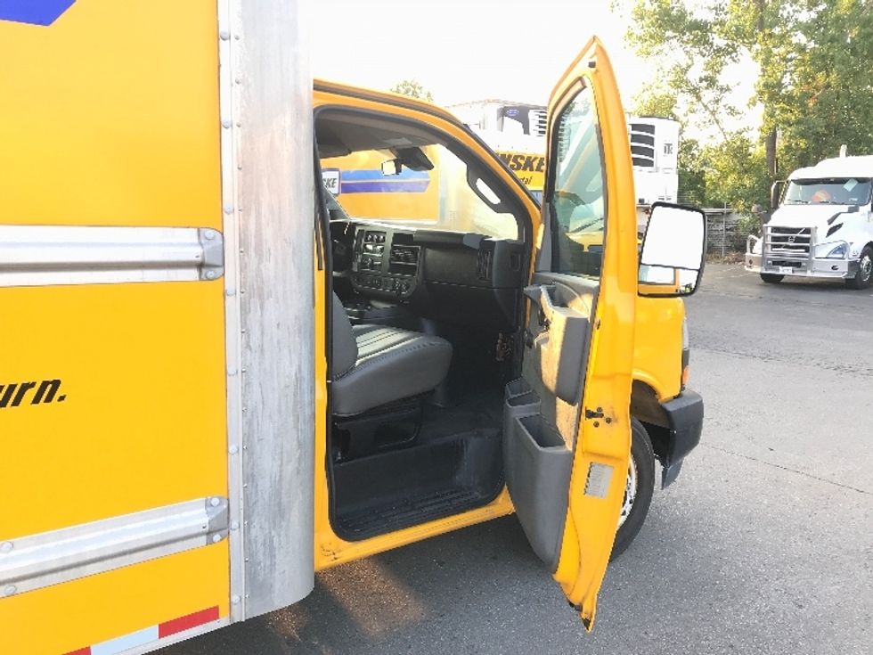 Light Duty Box Truck-Light and Medium Duty Trucks-GMC-2019-Savana G33903-Scarborough-ON-196,480\n\t\tkm-$ 25,000 - Image 20