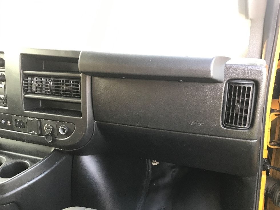 Light Duty Box Truck-Light and Medium Duty Trucks-GMC-2019-Savana G33903-Scarborough-ON-196,480\n\t\tkm-$ 25,000 - Image 21