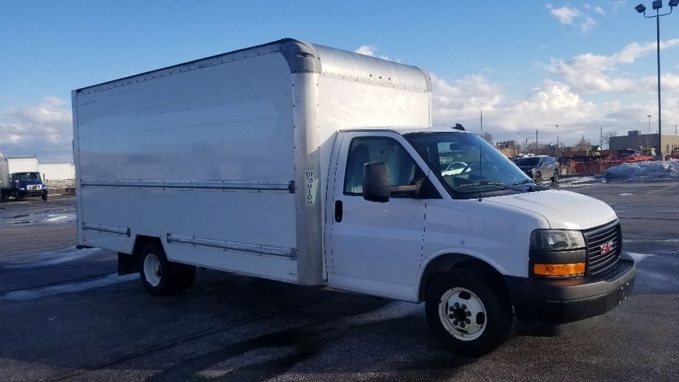 Light Duty Box Truck-Light and Medium Duty Trucks-GMC-2019-Savana G33903-Toronto-ON-183,391\n\t\tkm-$ 33,000 - Image 1