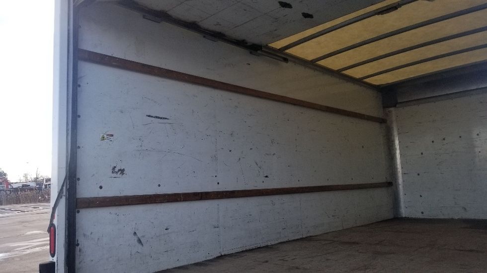 Light Duty Box Truck-Light and Medium Duty Trucks-GMC-2019-Savana G33903-Toronto-ON-183,391\n\t\tkm-$ 33,000 - Image 11