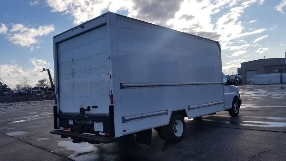 Light Duty Box Truck-Light and Medium Duty Trucks-GMC-2019-Savana G33903-Toronto-ON-183,391\n\t\tkm-$ 33,000 - Image 13