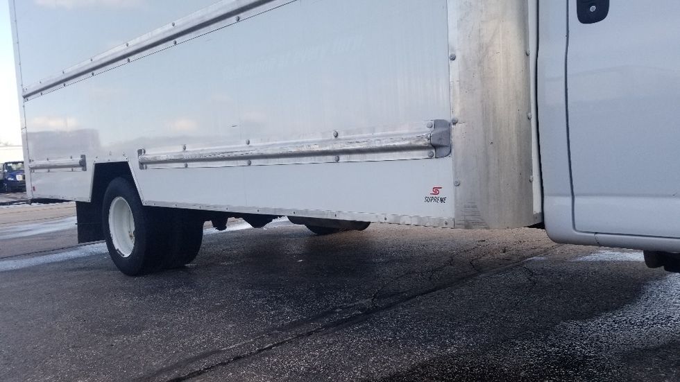 Light Duty Box Truck-Light and Medium Duty Trucks-GMC-2019-Savana G33903-Toronto-ON-183,391\n\t\tkm-$ 33,000 - Image 14