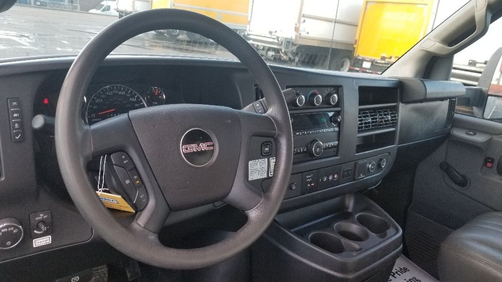 Light Duty Box Truck-Light and Medium Duty Trucks-GMC-2019-Savana G33903-Toronto-ON-183,391\n\t\tkm-$ 33,000 - Image 17