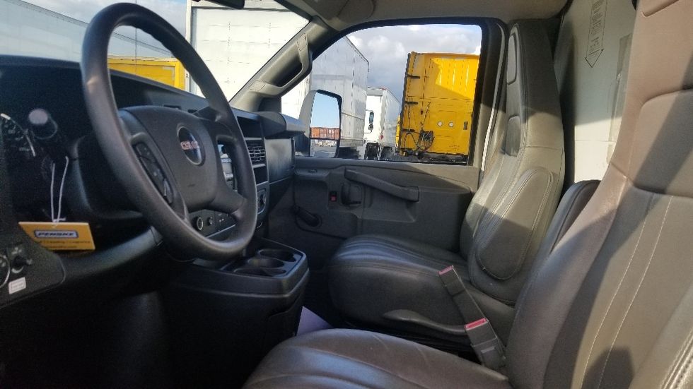Light Duty Box Truck-Light and Medium Duty Trucks-GMC-2019-Savana G33903-Toronto-ON-183,391\n\t\tkm-$ 33,000 - Image 19