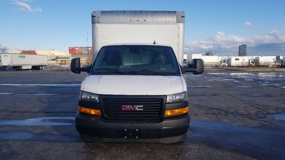 Light Duty Box Truck-Light and Medium Duty Trucks-GMC-2019-Savana G33903-Toronto-ON-183,391\n\t\tkm-$ 33,000 - Image 2