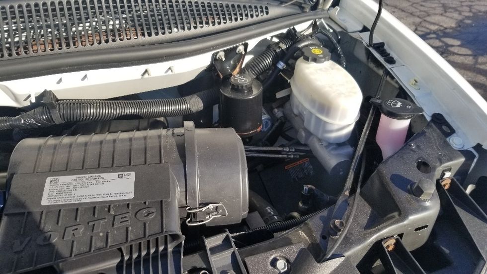 Light Duty Box Truck-Light and Medium Duty Trucks-GMC-2019-Savana G33903-Toronto-ON-183,391\n\t\tkm-$ 33,000 - Image 24