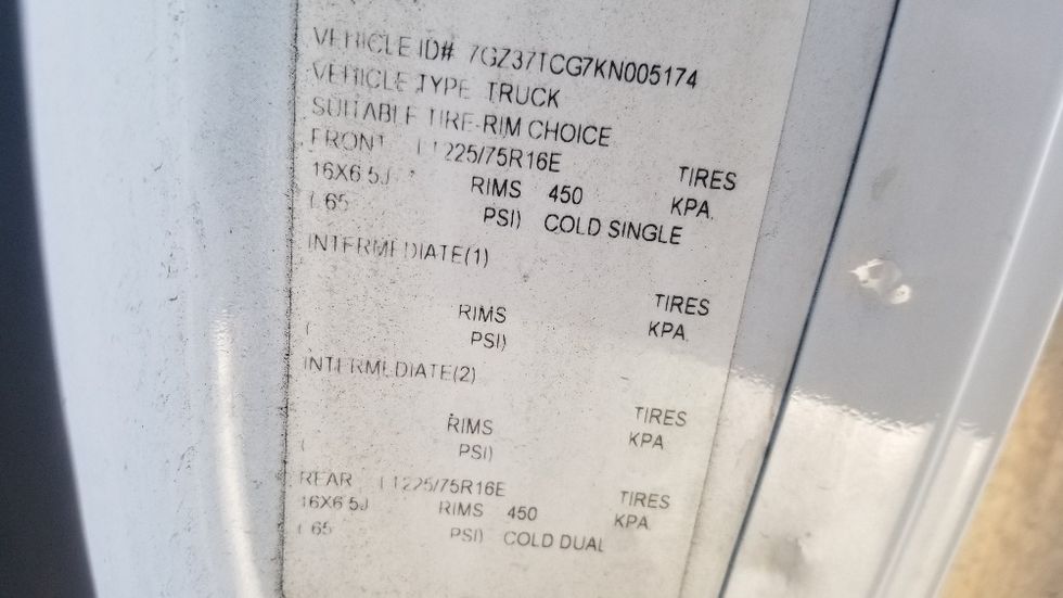 Light Duty Box Truck-Light and Medium Duty Trucks-GMC-2019-Savana G33903-Toronto-ON-183,391\n\t\tkm-$ 33,000 - Image 25