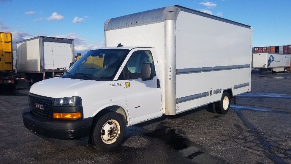 Light Duty Box Truck-Light and Medium Duty Trucks-GMC-2019-Savana G33903-Toronto-ON-183,391\n\t\tkm-$ 33,000 - Image 3