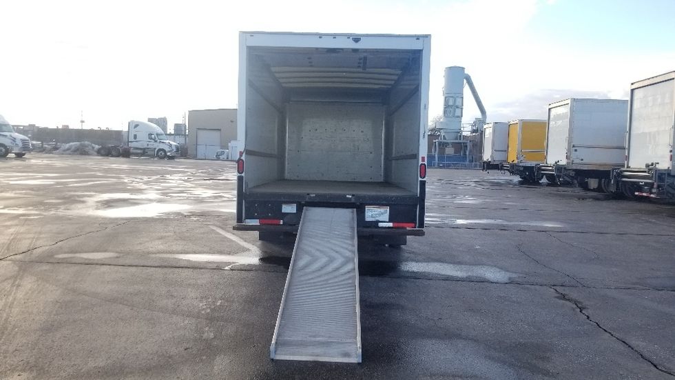 Light Duty Box Truck-Light and Medium Duty Trucks-GMC-2019-Savana G33903-Toronto-ON-183,391\n\t\tkm-$ 33,000 - Image 9