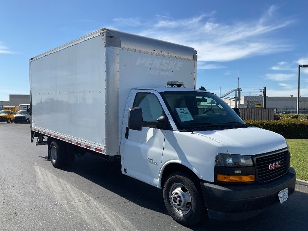 Light Duty Box Truck-Light and Medium Duty Trucks-GMC-2019-Savana G33903-Torrance-CA-44,488\n\t\tmiles-$ 31,500 - Image 1