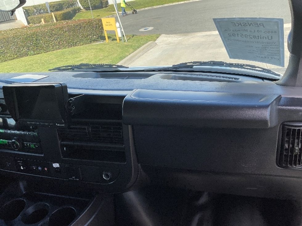 Light Duty Box Truck-Light and Medium Duty Trucks-GMC-2019-Savana G33903-Torrance-CA-44,488\n\t\tmiles-$ 31,500 - Image 21