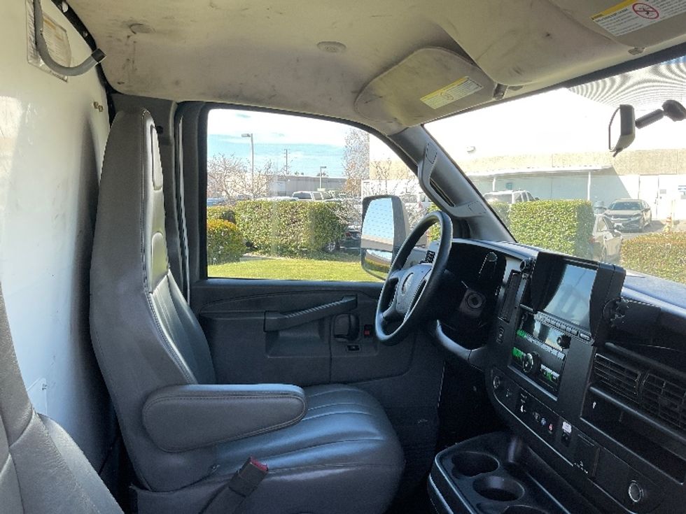 Light Duty Box Truck-Light and Medium Duty Trucks-GMC-2019-Savana G33903-Torrance-CA-44,488\n\t\tmiles-$ 31,500 - Image 22