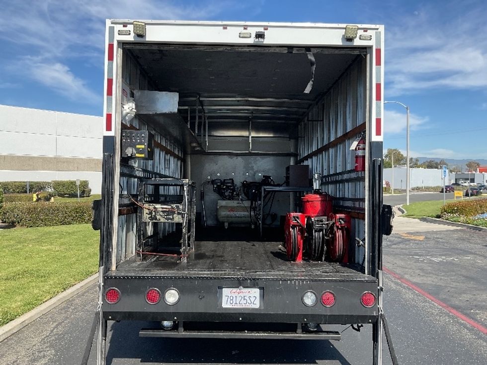 Light Duty Box Truck-Light and Medium Duty Trucks-GMC-2019-Savana G33903-Torrance-CA-44,488\n\t\tmiles-$ 31,500 - Image 8