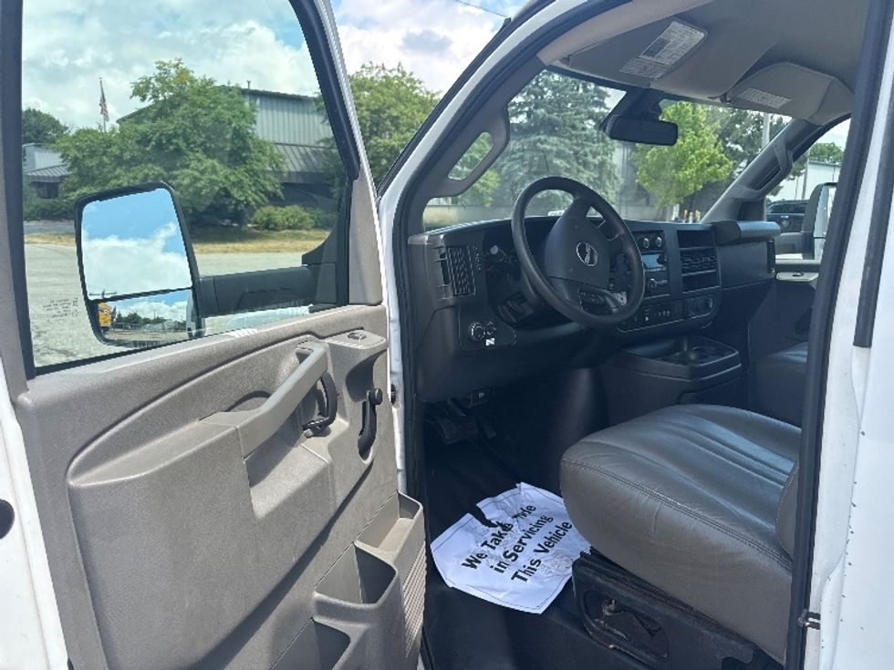 Light Duty Box Truck-Light and Medium Duty Trucks-GMC-2019-Savana G33903-Traverse City-MI-80,785\n\t\tmiles-$ 27,500 - Image 12