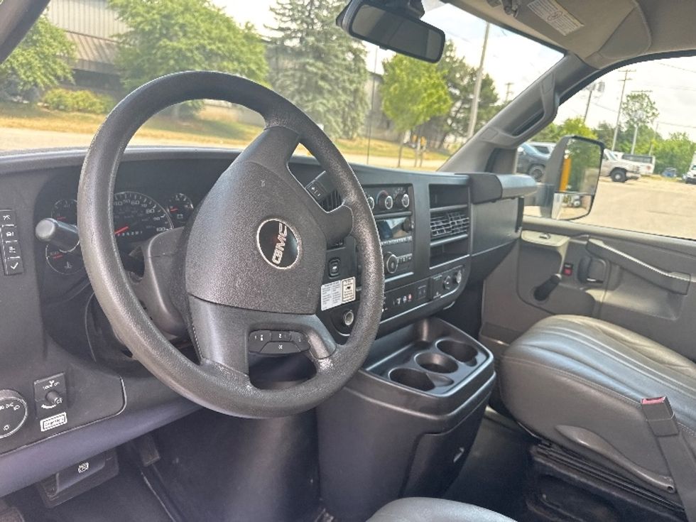 Light Duty Box Truck-Light and Medium Duty Trucks-GMC-2019-Savana G33903-Traverse City-MI-80,785\n\t\tmiles-$ 27,500 - Image 13