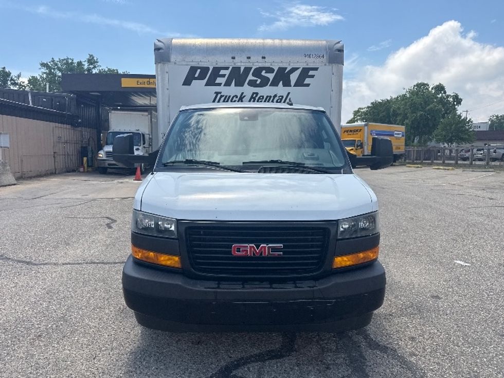 Light Duty Box Truck-Light and Medium Duty Trucks-GMC-2019-Savana G33903-Traverse City-MI-80,785\n\t\tmiles-$ 27,500 - Image 2