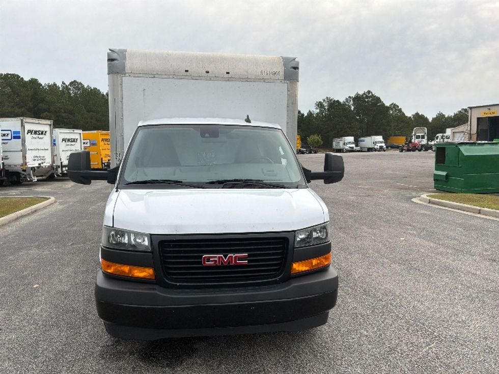 Light Duty Box Truck-Light and Medium Duty Trucks-GMC-2019-Savana G33903-West Columbia-SC-83,626\n\t\tmiles-$ 28,750 - Image 2