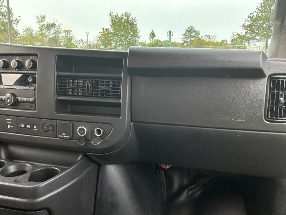 Light Duty Box Truck-Light and Medium Duty Trucks-GMC-2019-Savana G33903-West Columbia-SC-83,626\n\t\tmiles-$ 28,750 - Image 21