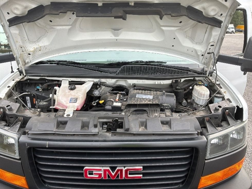 Light Duty Box Truck-Light and Medium Duty Trucks-GMC-2019-Savana G33903-West Columbia-SC-83,626\n\t\tmiles-$ 28,750 - Image 23