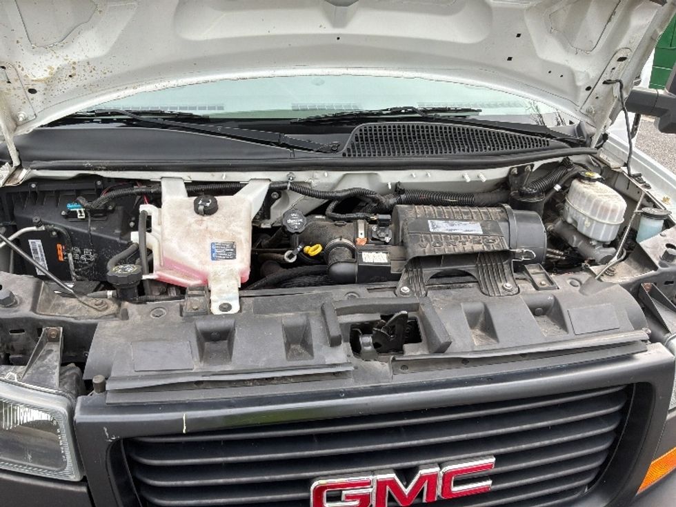 Light Duty Box Truck-Light and Medium Duty Trucks-GMC-2019-Savana G33903-West Columbia-SC-83,626\n\t\tmiles-$ 28,750 - Image 24