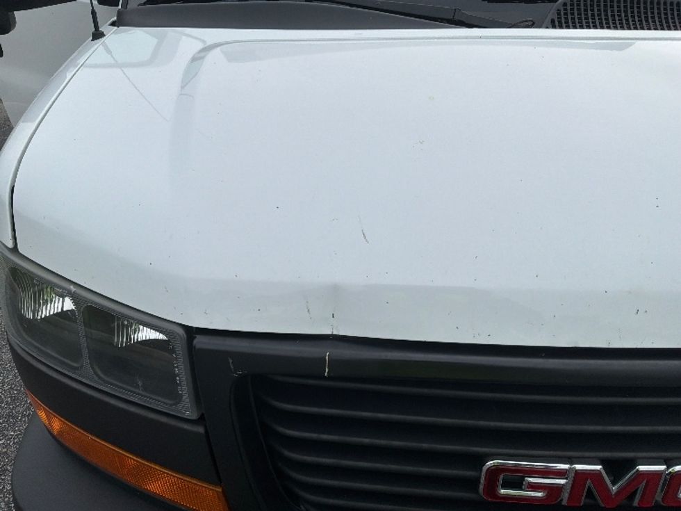 Light Duty Box Truck-Light and Medium Duty Trucks-GMC-2019-Savana G33903-West Columbia-SC-83,626\n\t\tmiles-$ 28,750 - Image 27