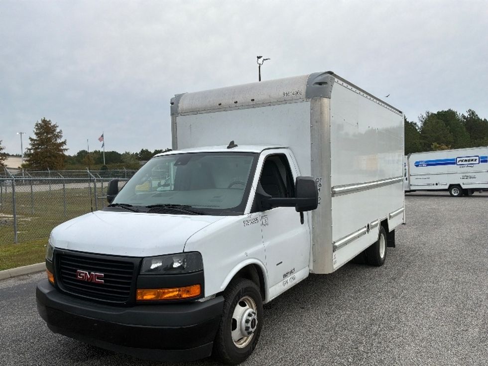 Light Duty Box Truck-Light and Medium Duty Trucks-GMC-2019-Savana G33903-West Columbia-SC-83,626\n\t\tmiles-$ 28,750 - Image 3