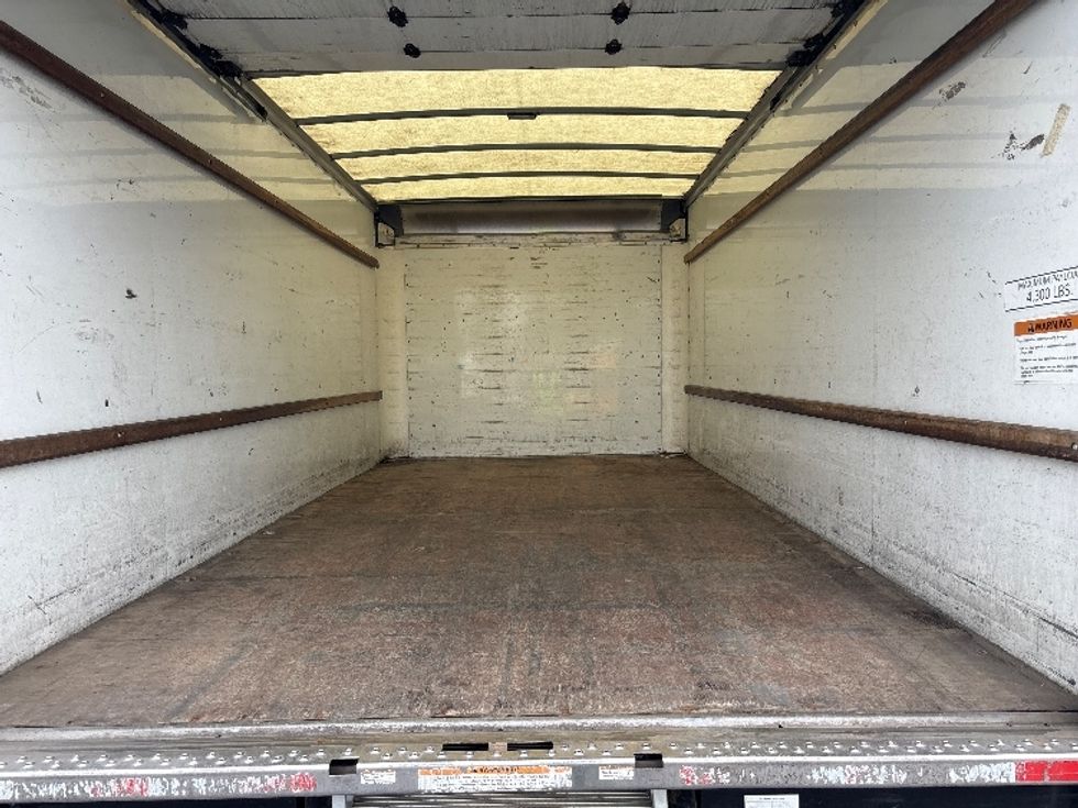 Light Duty Box Truck-Light and Medium Duty Trucks-GMC-2019-Savana SAVANA-Kent-WA-169,933\n\t\tmiles-$ 13,500 - Image 10