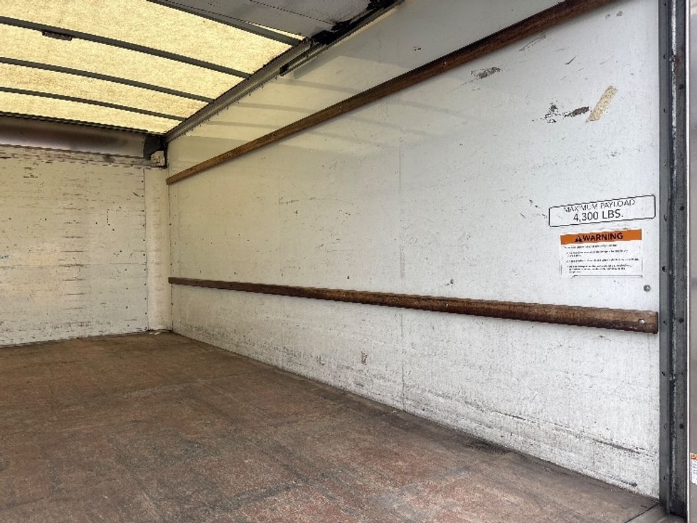 Light Duty Box Truck-Light and Medium Duty Trucks-GMC-2019-Savana SAVANA-Kent-WA-169,933\n\t\tmiles-$ 13,500 - Image 12