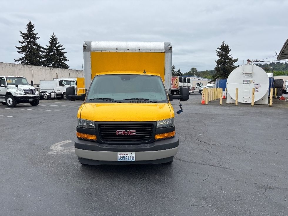 Light Duty Box Truck-Light and Medium Duty Trucks-GMC-2019-Savana SAVANA-Kent-WA-169,933\n\t\tmiles-$ 13,500 - Image 2