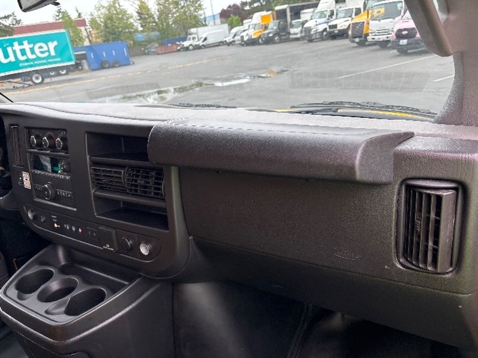 Light Duty Box Truck-Light and Medium Duty Trucks-GMC-2019-Savana SAVANA-Kent-WA-169,933\n\t\tmiles-$ 13,500 - Image 21