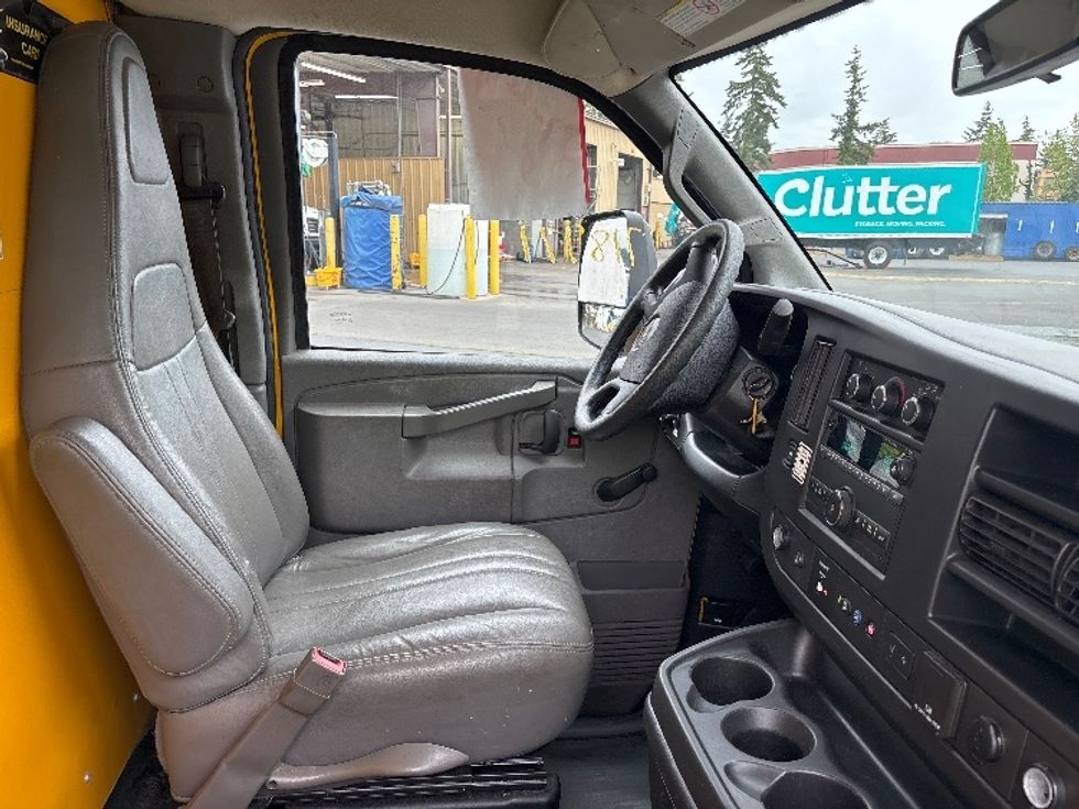 Light Duty Box Truck-Light and Medium Duty Trucks-GMC-2019-Savana SAVANA-Kent-WA-169,933\n\t\tmiles-$ 13,500 - Image 22