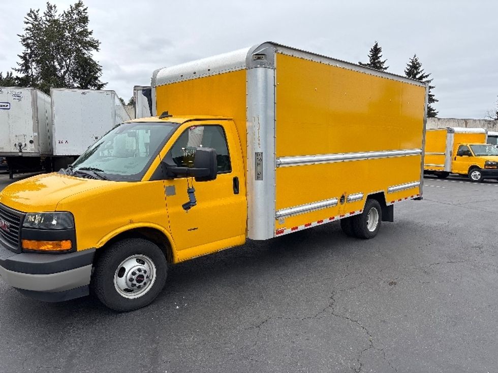 Light Duty Box Truck-Light and Medium Duty Trucks-GMC-2019-Savana SAVANA-Kent-WA-169,933\n\t\tmiles-$ 13,500 - Image 3
