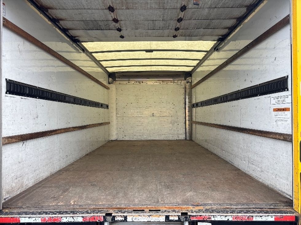 Light Duty Box Truck-Light and Medium Duty Trucks-GMC-2019-Savana SAVANA-Kent-WA-207,095\n\t\tmiles-$ 22,000 - Image 10