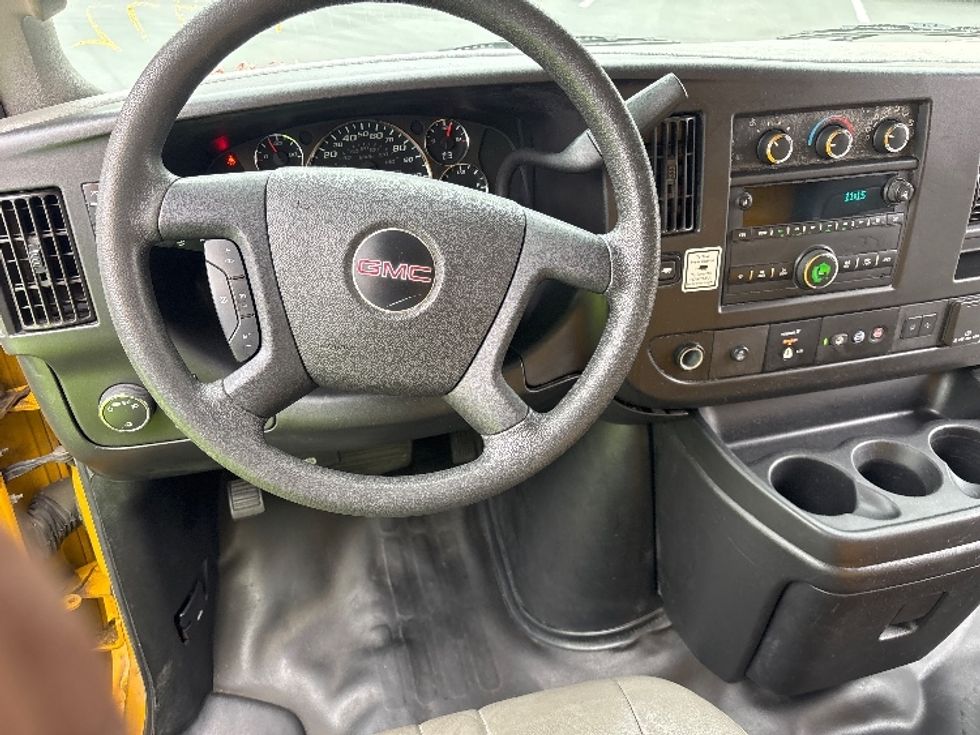 Light Duty Box Truck-Light and Medium Duty Trucks-GMC-2019-Savana SAVANA-Kent-WA-207,095\n\t\tmiles-$ 22,000 - Image 18