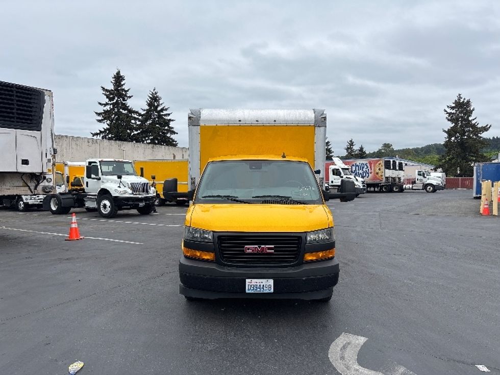 Light Duty Box Truck-Light and Medium Duty Trucks-GMC-2019-Savana SAVANA-Kent-WA-207,095\n\t\tmiles-$ 22,000 - Image 2