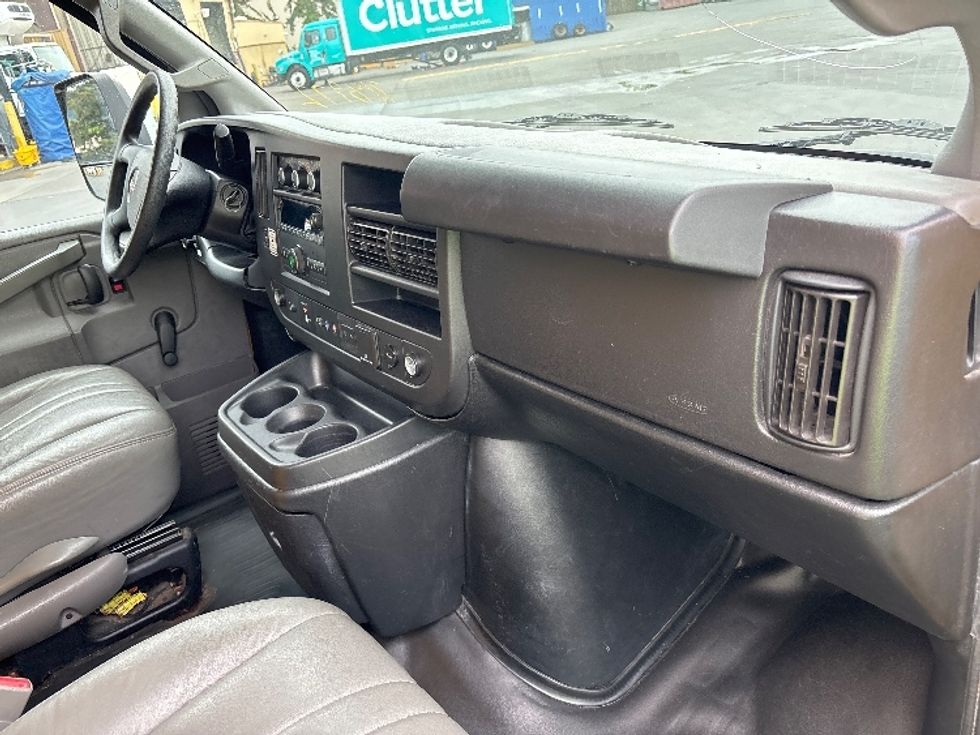 Light Duty Box Truck-Light and Medium Duty Trucks-GMC-2019-Savana SAVANA-Kent-WA-207,095\n\t\tmiles-$ 22,000 - Image 21