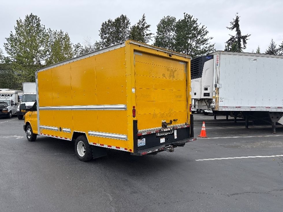 Light Duty Box Truck-Light and Medium Duty Trucks-GMC-2019-Savana SAVANA-Kent-WA-207,095\n\t\tmiles-$ 22,000 - Image 6