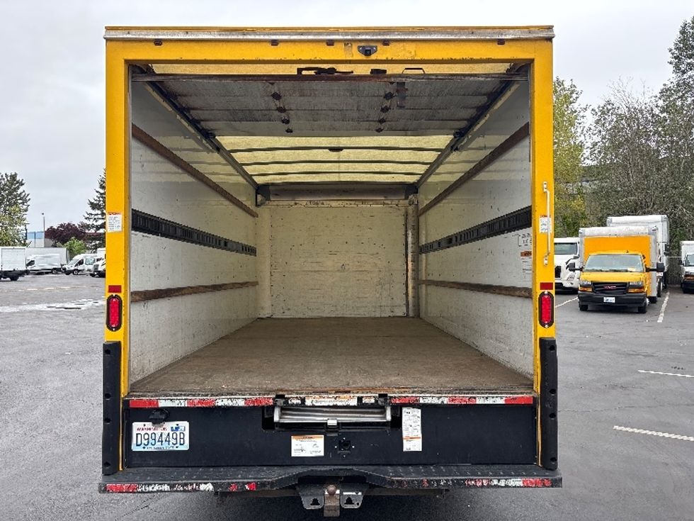 Light Duty Box Truck-Light and Medium Duty Trucks-GMC-2019-Savana SAVANA-Kent-WA-207,095\n\t\tmiles-$ 22,000 - Image 8