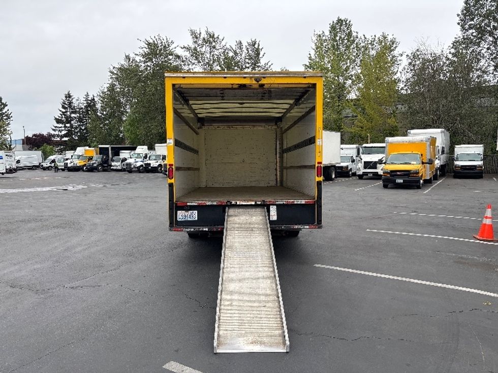 Light Duty Box Truck-Light and Medium Duty Trucks-GMC-2019-Savana SAVANA-Kent-WA-207,095\n\t\tmiles-$ 22,000 - Image 9