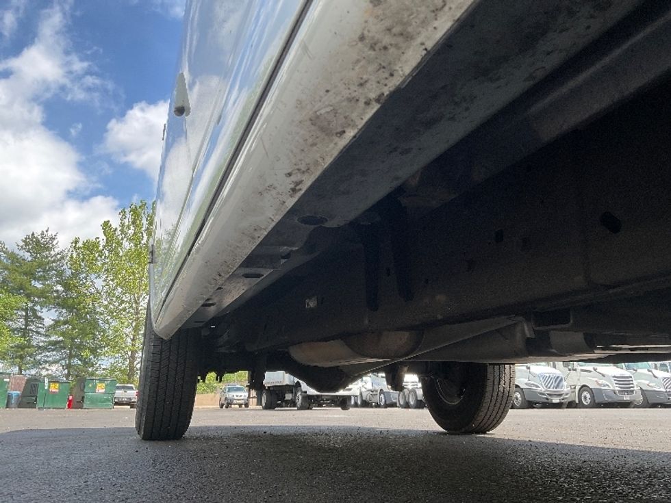 Light Duty Box Truck-Light and Medium Duty Trucks-GMC-2020-G23405-Capitol Heights-MD-90,969\n\t\tmiles-$ 35,250 - Image 14