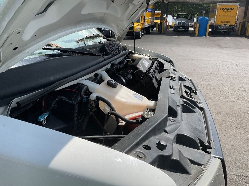 Light Duty Box Truck-Light and Medium Duty Trucks-GMC-2020-G23405-Capitol Heights-MD-90,969\n\t\tmiles-$ 35,250 - Image 23