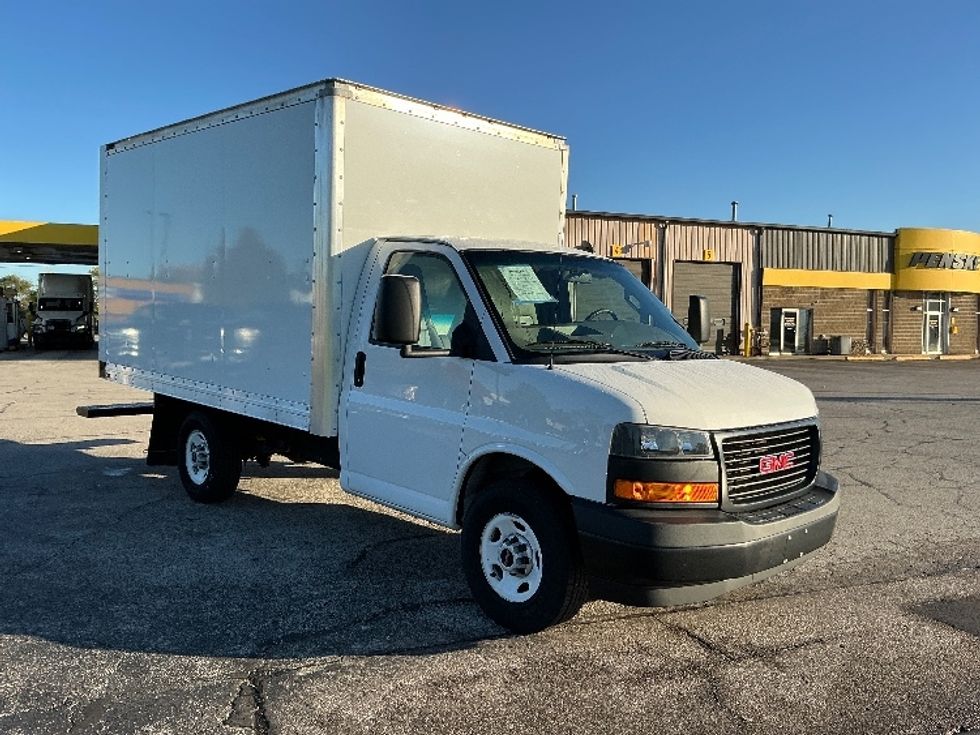 Light Duty Box Truck-Light and Medium Duty Trucks-GMC-2020-G33503-Elkhart-IN-63,138\n\t\tmiles-$ 26,500 - Image 1