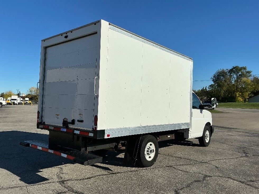Light Duty Box Truck-Light and Medium Duty Trucks-GMC-2020-G33503-Elkhart-IN-63,138\n\t\tmiles-$ 26,500 - Image 12